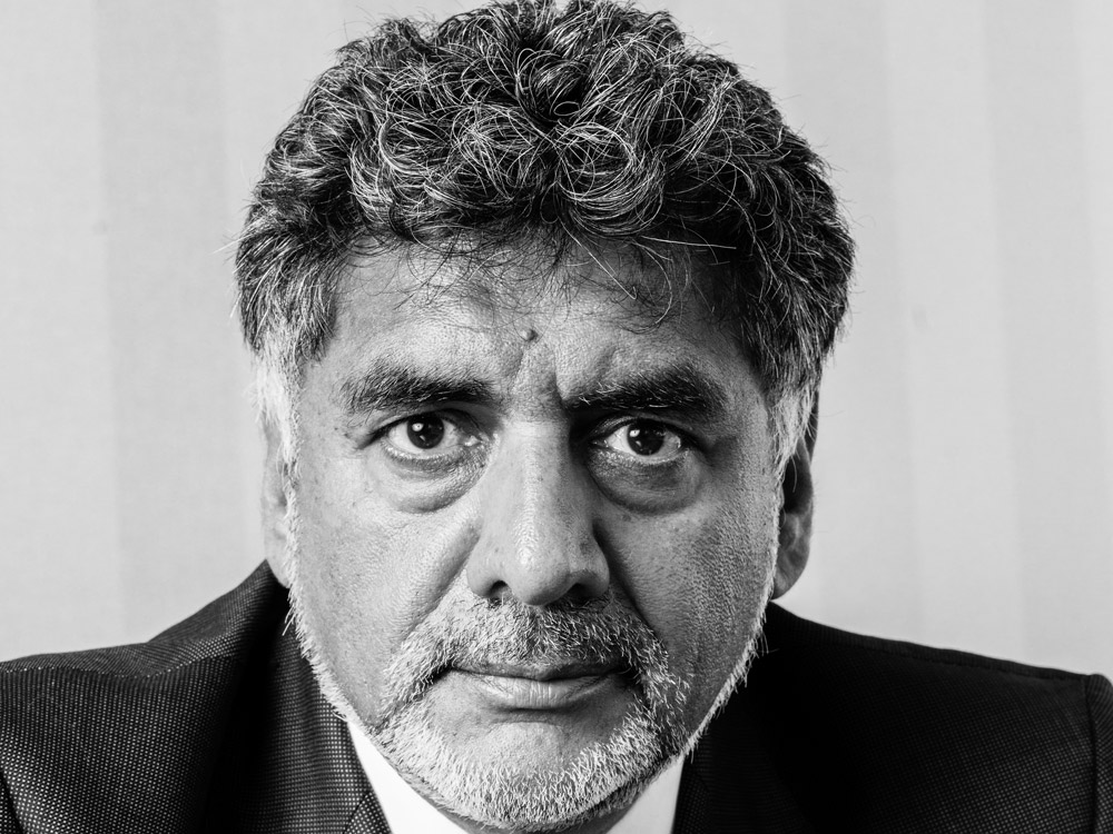 James Caan CBE is an entrepreneur and television personality.  Former investor on the BBC television program Dragons’ Den